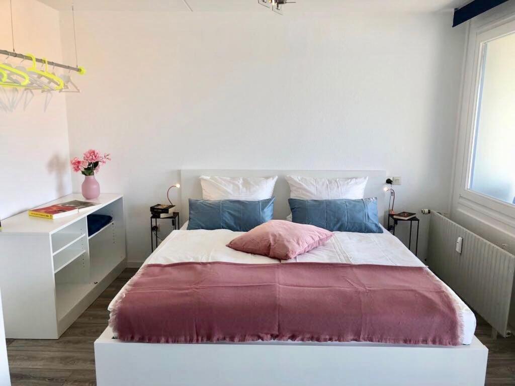 Grosses Appartement Mit Aussichtsbalkon Ludwigsburg Eksteriør billede